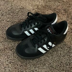 Adidas sambas 5.5 women’s (4 men’s) gently used